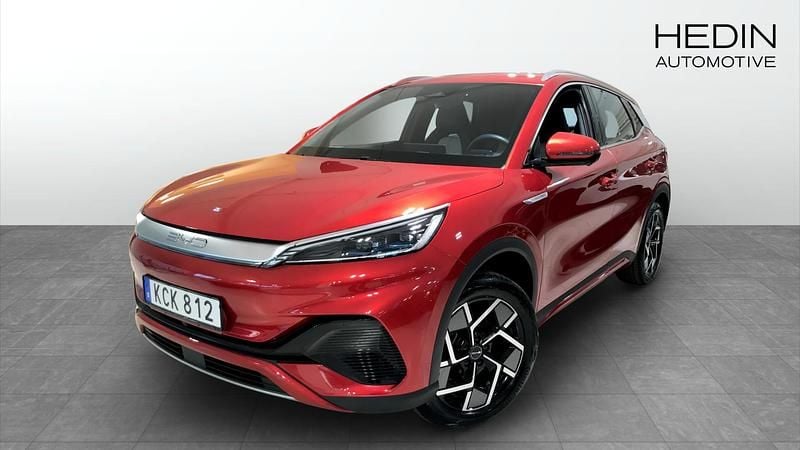 Röd (red) Begagnad 2023 BYD Atto 3 Comfort SUV | 289 000 kr (Marknadspris) - Bild 1/4
