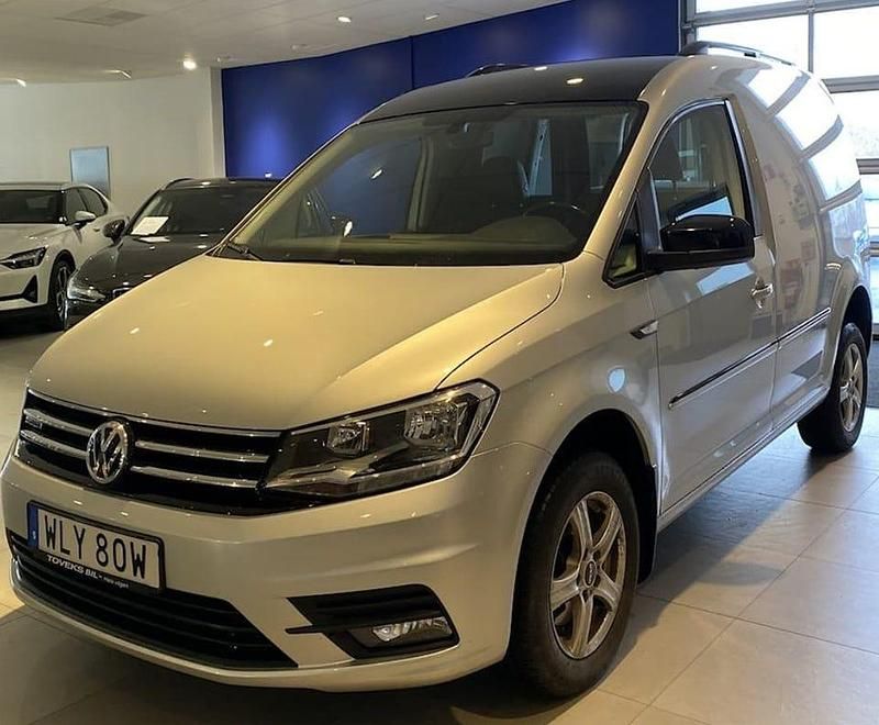 Flerfärgad (silver) Begagnad 2020 VW Caddy Exclusive Minibuss | 239 000 kr (Bra pris) - Bild 1/2