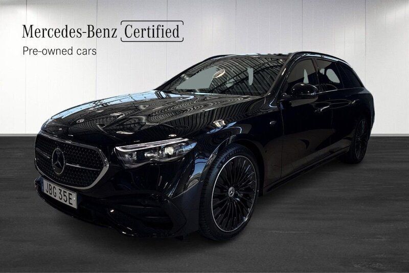 Svart (black) Begagnad 2025 Mercedes E300 AMG Kombi | 874 500 kr - Bild 1/4