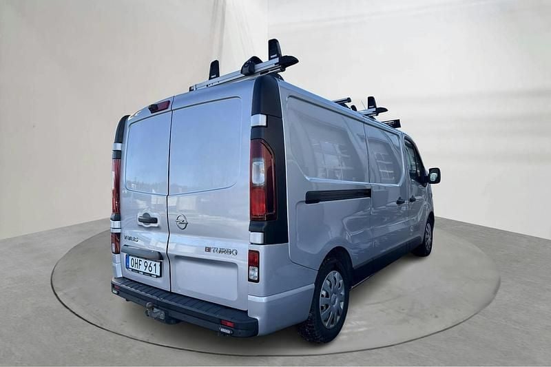 Begagnad Opel Vivaro 145 HK (106 kW) 2017 Grå Minibuss