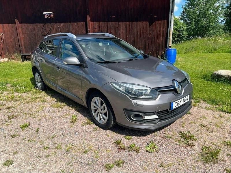 Grå Begagnad 2015 Renault Mégane GrandTour Kombi | 59 000 kr (Marknadspris) - Bild 1/4