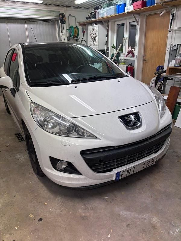 Begagnad 2010 Peugeot 207 Halvkombi | 22 000 kr (Marknadspris) - Bild 1/4
