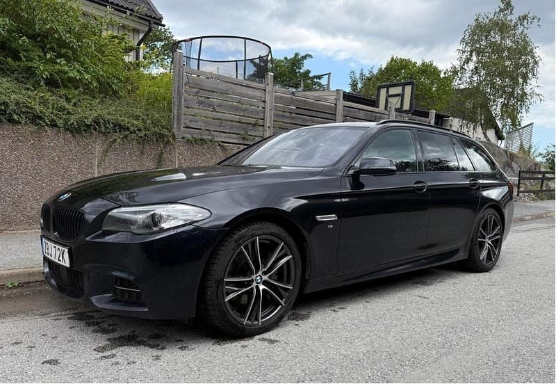 Svart Begagnad 2015 BMW 535 M Sport Kombi | 195 000 kr (Superpris) - Bild 1/4