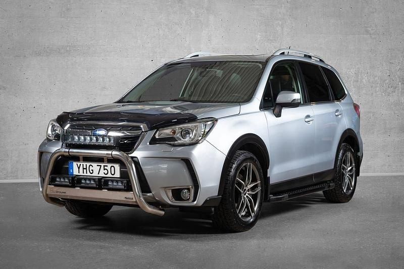 Silver Begagnad 2016 Subaru Forester SUV | 219 900 kr (Marknadspris) - Bild 1/4