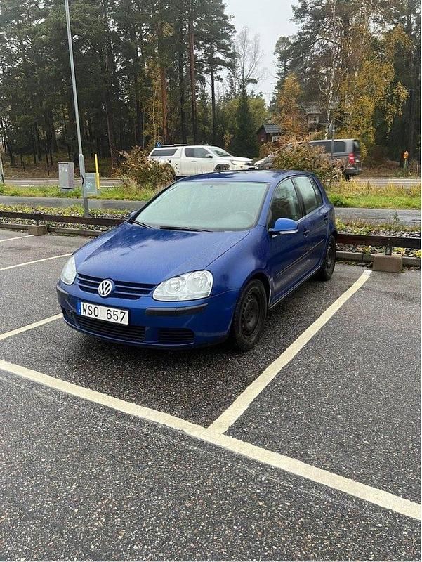 Begagnad 2005 VW Golf IV Trendline Halvkombi | 33 000 kr (Marknadspris) - Bild 1/1