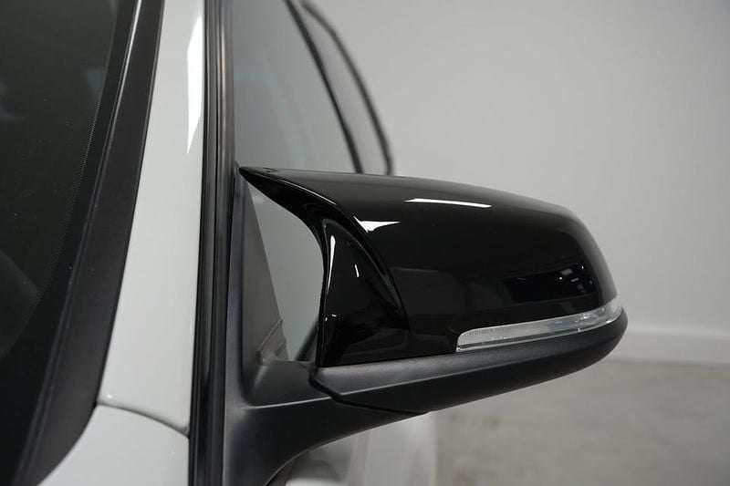 Begagnad BMW 320 Sport Line 184 HK (135 kW) 2012 Vit Kombi