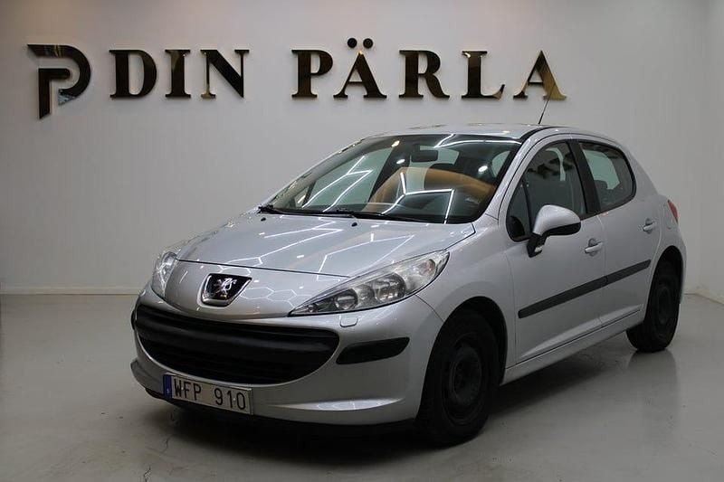 Grå Begagnad 2007 Peugeot 207 Halvkombi | 24 900 kr (Marknadspris) - Bild 1/4