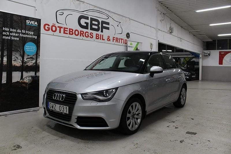 Begagnad Audi A1 Sportback Sport 86 HK (63 kW) 2013 Silver Halvkombi