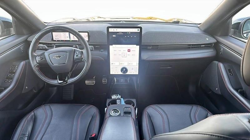 Begagnad Ford Mustang Mach-E 275 kW (375 HK) 2022 Grå (grey) SUV