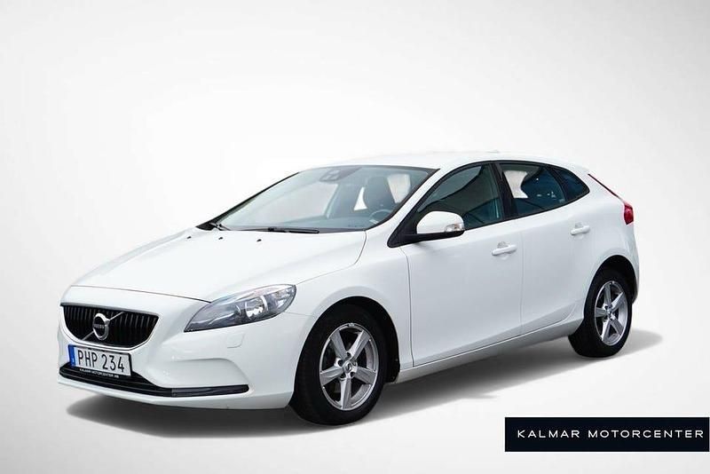Vit Begagnad 2017 Volvo V40 Kinetic Kombi | 109 900 kr (Marknadspris) - Bild 1/4