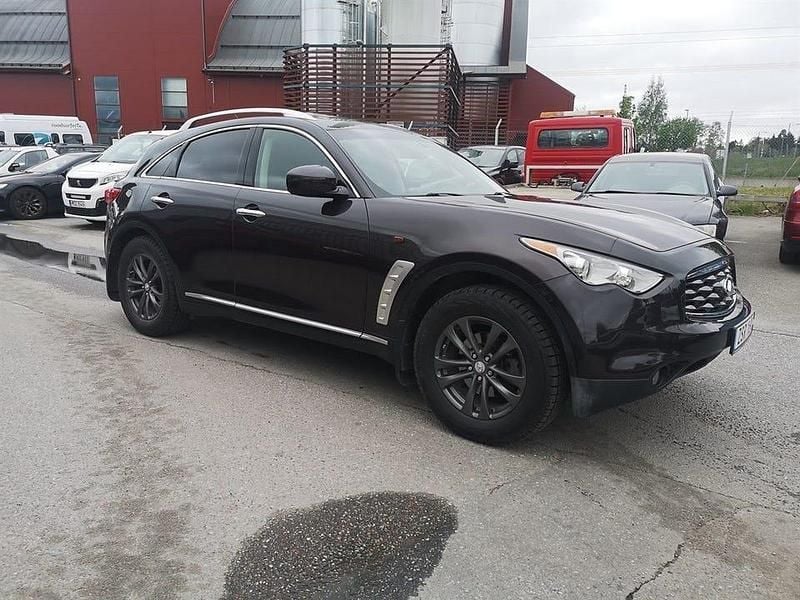 Begagnad Infiniti Fx35 307 HK (225 kW) 2010 Brun