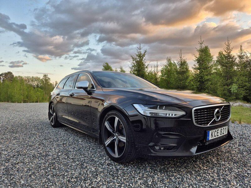 Svart Begagnad 2019 Volvo V90 R-Design Kombi | 309 000 kr (Lite dyr) - Bild 1/4