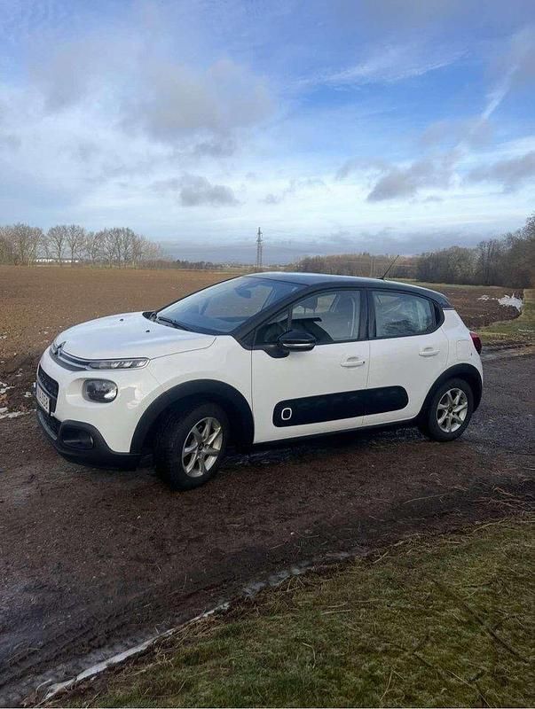 Vit Begagnad 2018 Citroën C3 Halvkombi | 95 900 kr (Marknadspris) - Bild 1/4