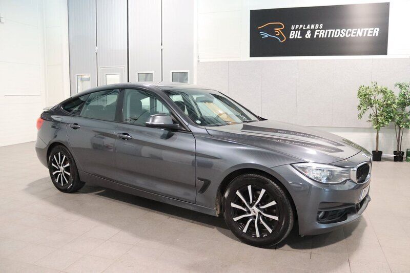 Grå (grå metallic) Begagnad 2016 BMW 320 Gran Turismo Advantage Halvkombi | 109 900 kr (Marknadspris) - Bild 1/4