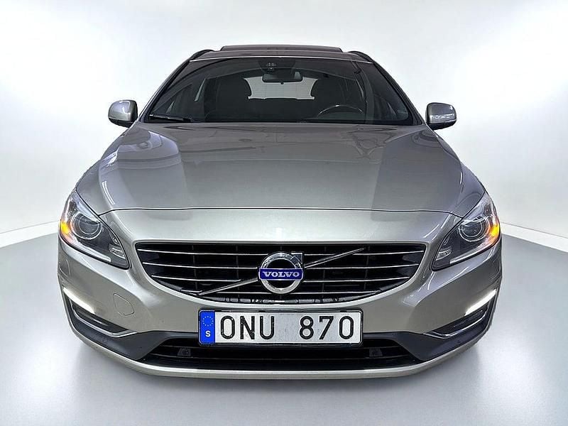 Begagnad Volvo V60 Momentum 181 HK (133 kW) 2013 Brun Kombi