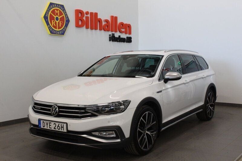 Vit Begagnad 2021 VW Passat Alltrack Kombi | 274 900 kr (Bra pris) - Bild 1/4