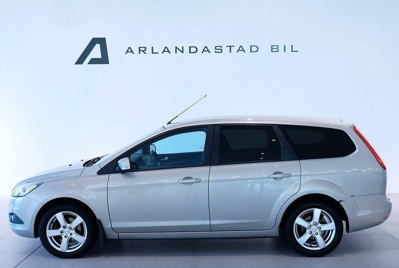 Grå Begagnad 2009 Ford Focus Kombi | 49 900 kr (Dyr) - Bild 1/4