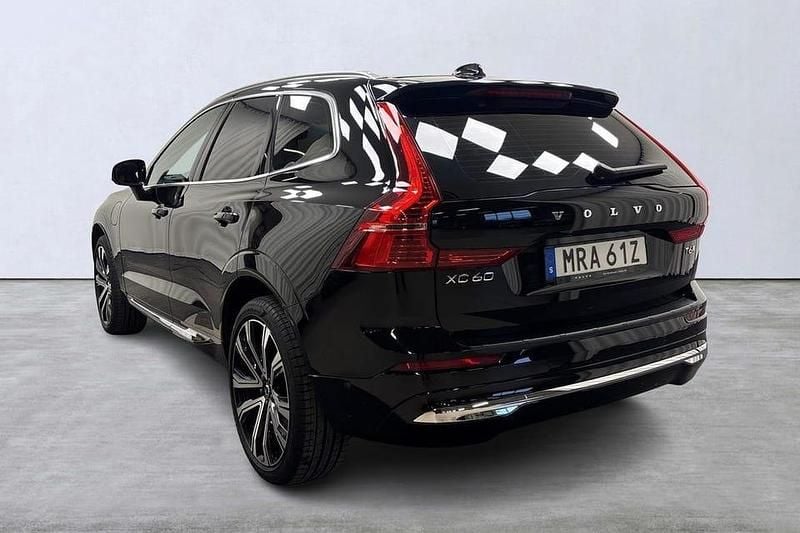 Begagnad Volvo XC60 Plus 355 HK (261 kW) 2024 Svart SUV