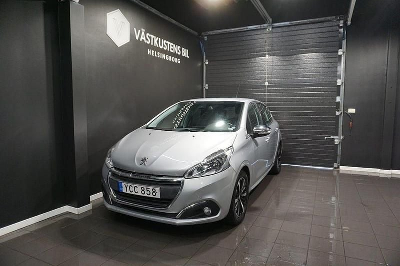 Ljusgrå Begagnad 2016 Peugeot 208 Halvkombi | 99 900 kr (Bra pris) - Bild 1/4