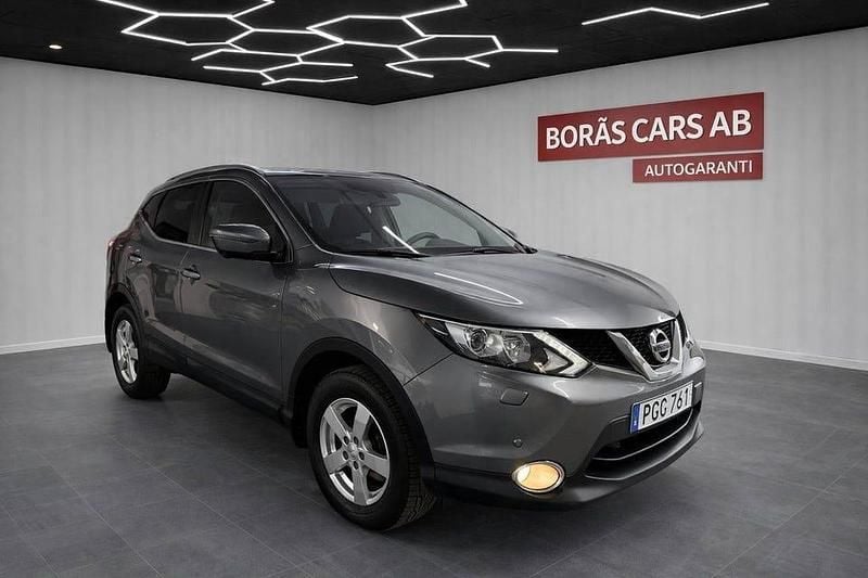 Grå Begagnad 2017 Nissan Qashqai SUV | 134 900 kr (Marknadspris) - Bild 1/4