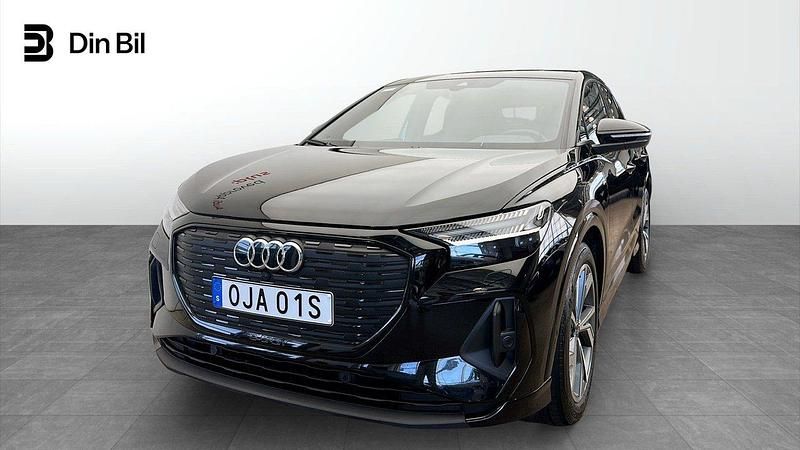Svart Begagnad 2022 Audi Q4 Sportback e-tron S-Line SUV | 429 000 kr (Marknadspris) - Bild 1/4