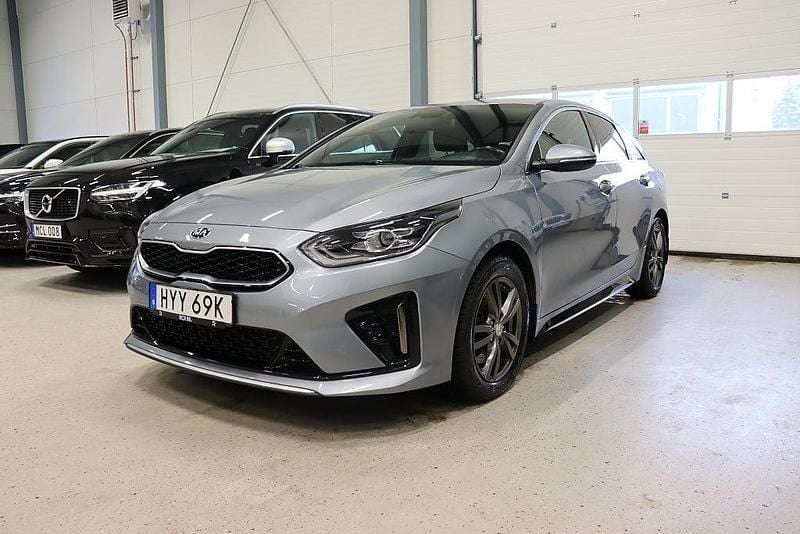 Grå Begagnad 2019 Kia ProCeed GT-Line Kombi | 184 600 kr (Marknadspris) - Bild 1/4