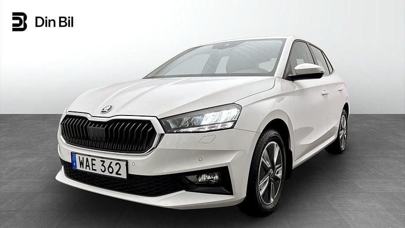 Vit Begagnad 2023 Skoda Fabia Style Halvkombi | 229 900 kr (Marknadspris) - Bild 1/4