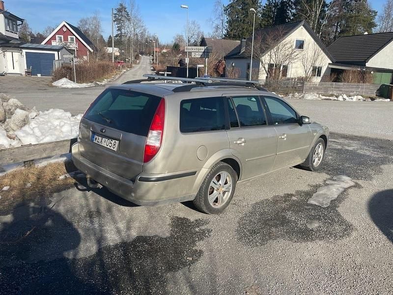 Begagnad Ford Mondeo 145 HK (106 kW) 2005 Kombi