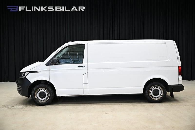 Vit Begagnad 2021 VW Transporter Van | 248 750 kr - Bild 1/4