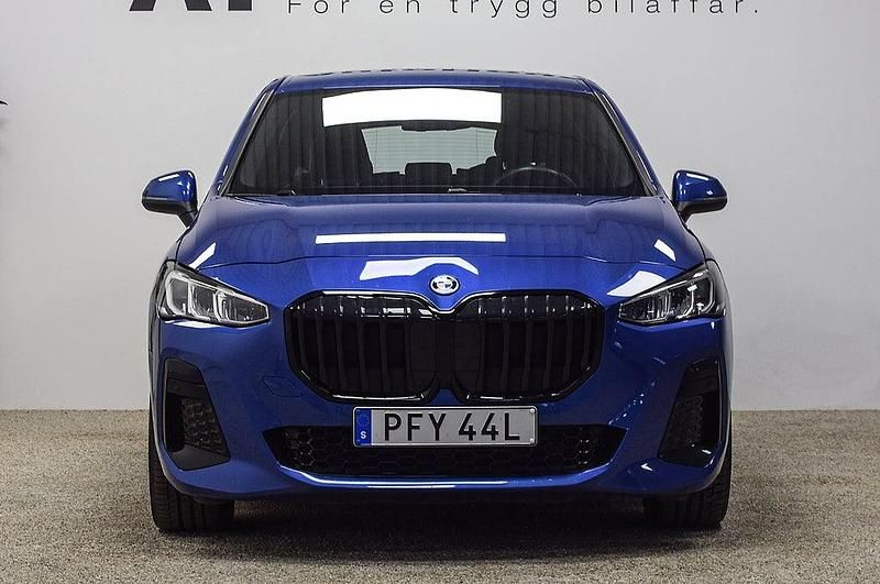 Begagnad BMW 225 Active Tourer M Sport 2023 Blå Minibuss