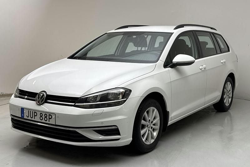 Vit Begagnad 2020 VW Golf VII | 188 000 kr (Bra pris) - Bild 1/4