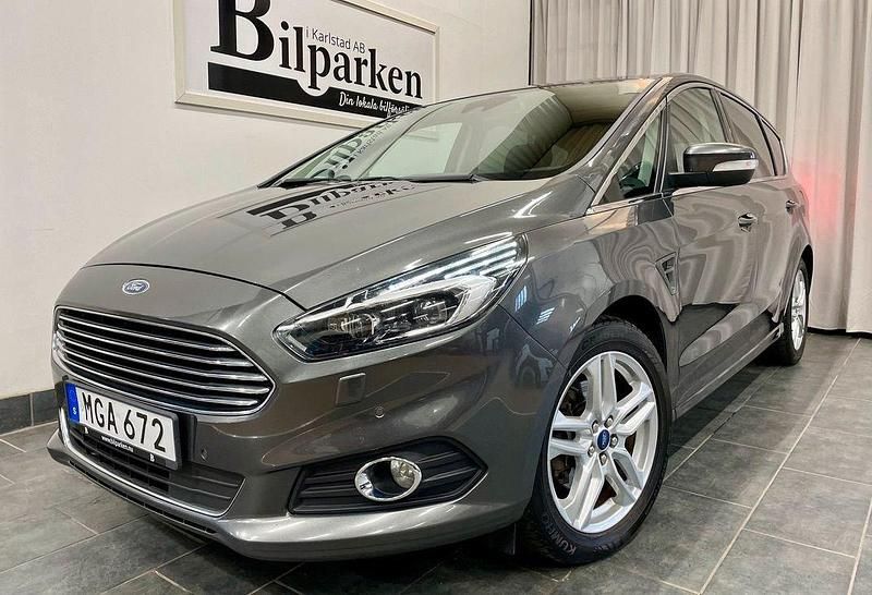 Grå Begagnad 2015 Ford S-MAX Business Edition Minibuss | 179 900 kr (Dyr) - Bild 1/3