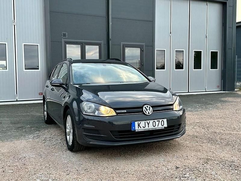 Begagnad VW Golf VII 110 HK (80 kW) 2015 Mörkgrå Kombi