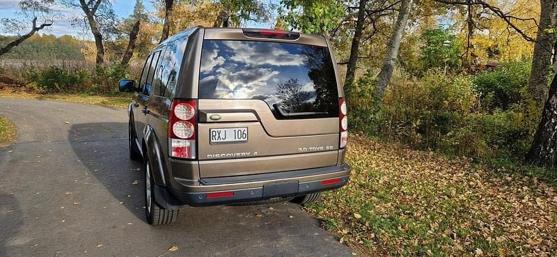 Brun Begagnad 2010 Land Rover Discovery 4 SE SUV | 127 000 kr (Marknadspris) - Bild 1/4