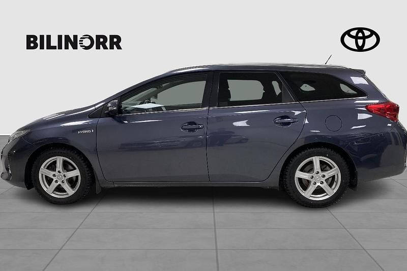 Begagnad Toyota Auris Touring Sports Edition 137 HK (100 kW) 2014 Blå Kombi