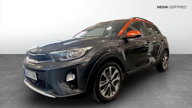 Grå Begagnad 2020 Kia Stonic SUV | 189 900 kr (Marknadspris) - Bild 1/4