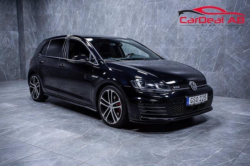 Svart Begagnad 2015 VW Golf VII GTD Halvkombi | 167 800 kr (Lite dyr) - Bild 1/4