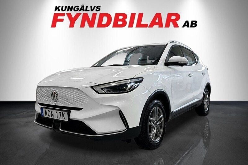 Vit Begagnad 2023 MG ZS Luxury Sedan | 249 900 kr (Bra pris) - Bild 1/3