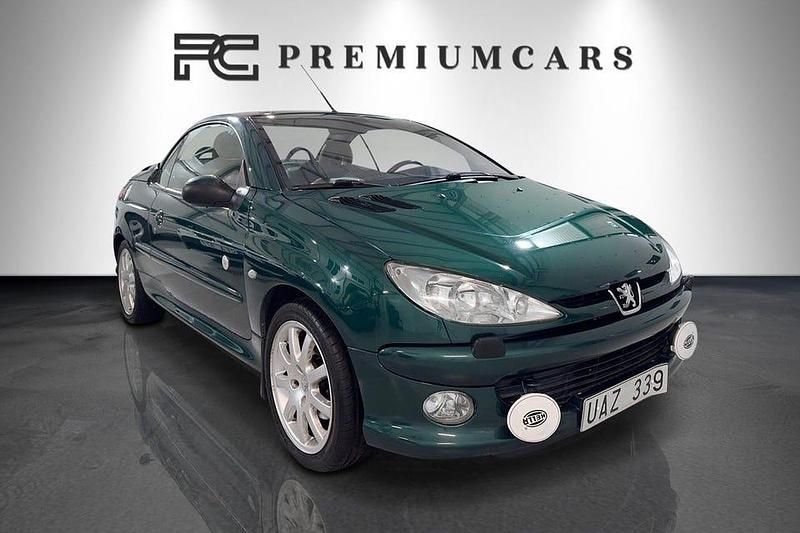 Grå Begagnad 2003 Peugeot 206 CC Cab | 29 900 kr (Lite dyr) - Bild 1/4