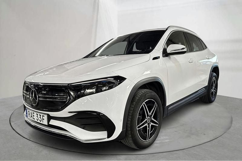Vit Begagnad 2023 Mercedes EQA250 AMG line SUV | 349 000 kr (Superpris) - Bild 1/4