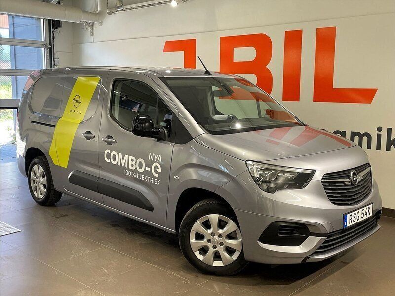 Grå Begagnad 2021 Opel Combo-e Life XL Business Van | 224 875 kr - Bild 1/4