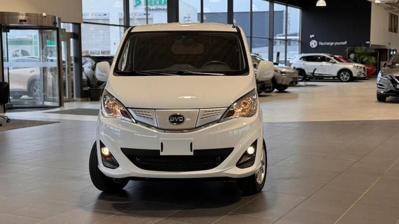 Begagnad BYD ETP3 100 kW (136 HK) 2023 Vit Van