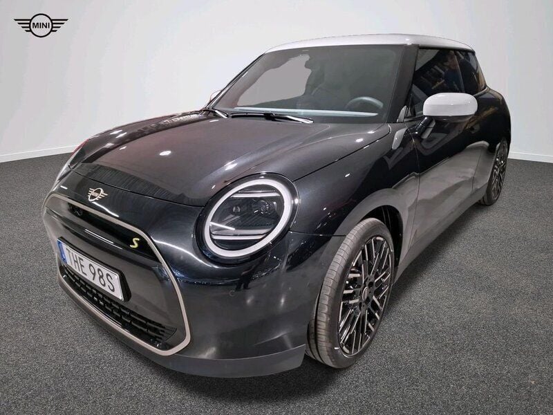 Svart Ny 2024 Mini Cooper SE Halvkombi | 414 900 kr - Bild 1/4