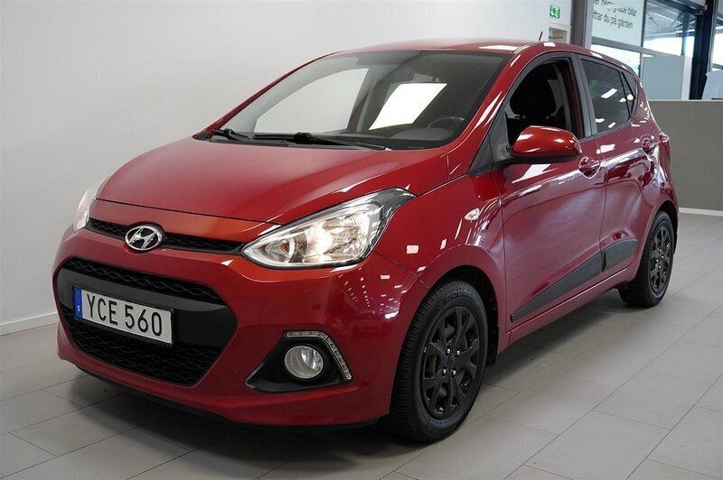 Röd Begagnad 2016 Hyundai i10 Comfort Halvkombi | 84 900 kr (Marknadspris) - Bild 1/4