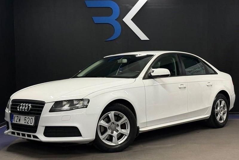 Vit Begagnad 2010 Audi A4 Sedan | 109 900 kr (Lite dyr) - Bild 1/4