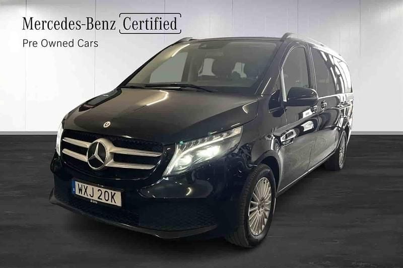 Svart Begagnad 2023 Mercedes V250 Minibuss | 599 000 kr - Bild 1/1