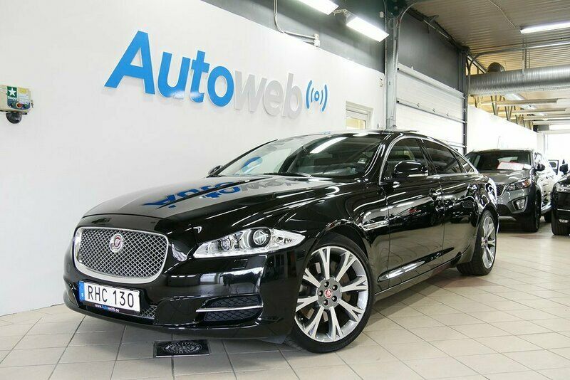 Begagnad Jaguar XJ SE 275 HK (202 kW) 2014 Svart Sedan