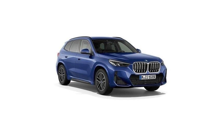M portimao blue metallic Begagnad 2025 BMW X1 M Sport SUV | 499 500 kr - Bild 1/4
