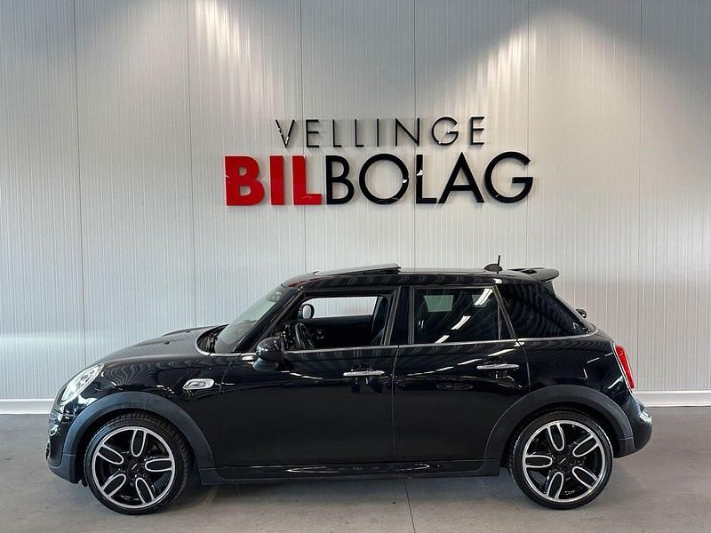 Svart Begagnad 2015 Mini Cooper S Pepper Halvkombi | 209 500 kr - Bild 1/4