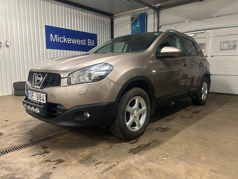 Brun Begagnad 2010 Nissan Qashqai SUV | 69 900 kr (Marknadspris) - Bild 1/4